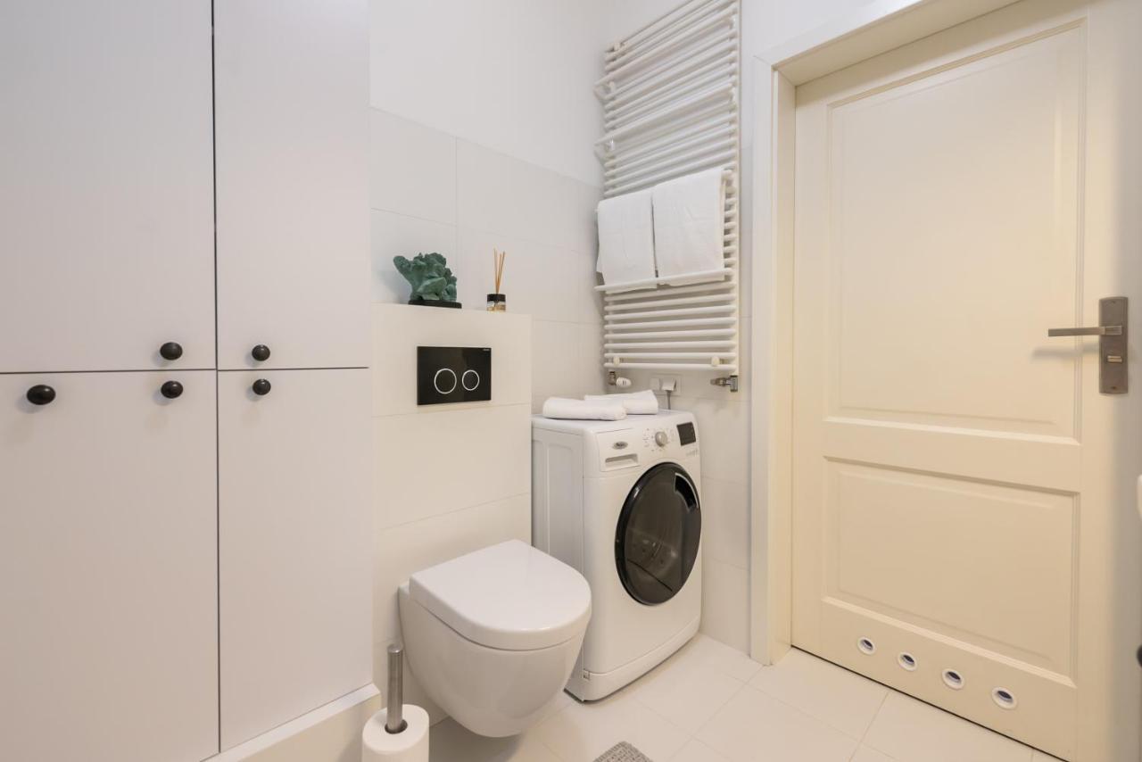 Ochota De Luxe Apartment Варшава Экстерьер фото